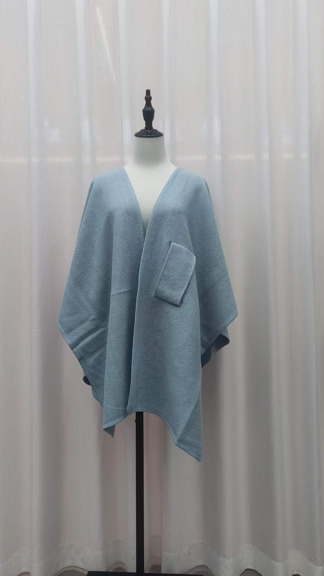 Chic & Cozy - Cardigan-cape cocooning