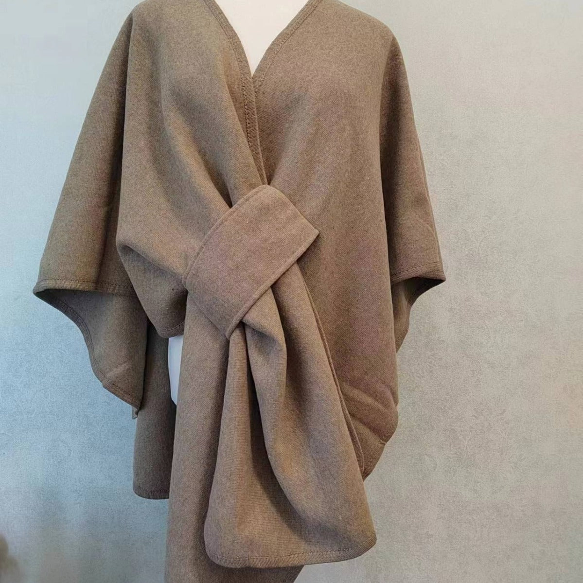 Chic & Cozy - Cardigan-cape cocooning