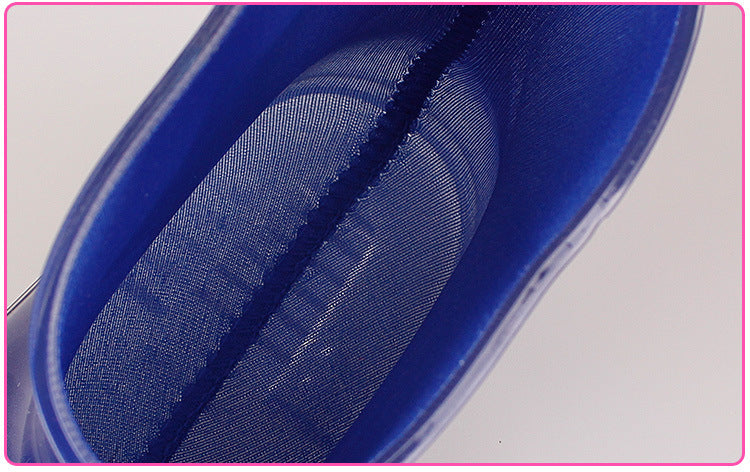 Les petites bottes de pluie toutes saisons : douces, confort et doublure coton qui se retire en un clin d’œil !