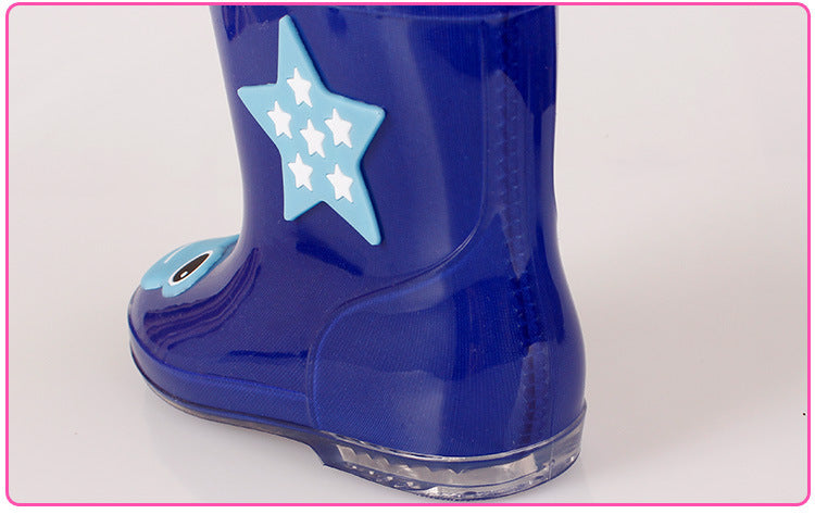 Les petites bottes de pluie toutes saisons : douces, confort et doublure coton qui se retire en un clin d’œil !