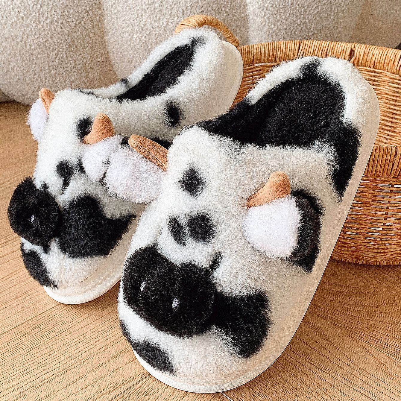 Chaussons vache mignons – Hiver chaud, confort pour la maison, antidérapants