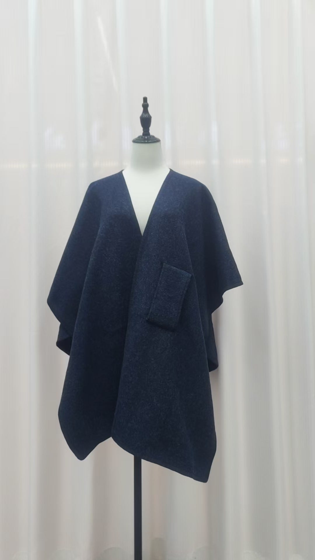 Chic & Cozy - Cardigan-cape cocooning